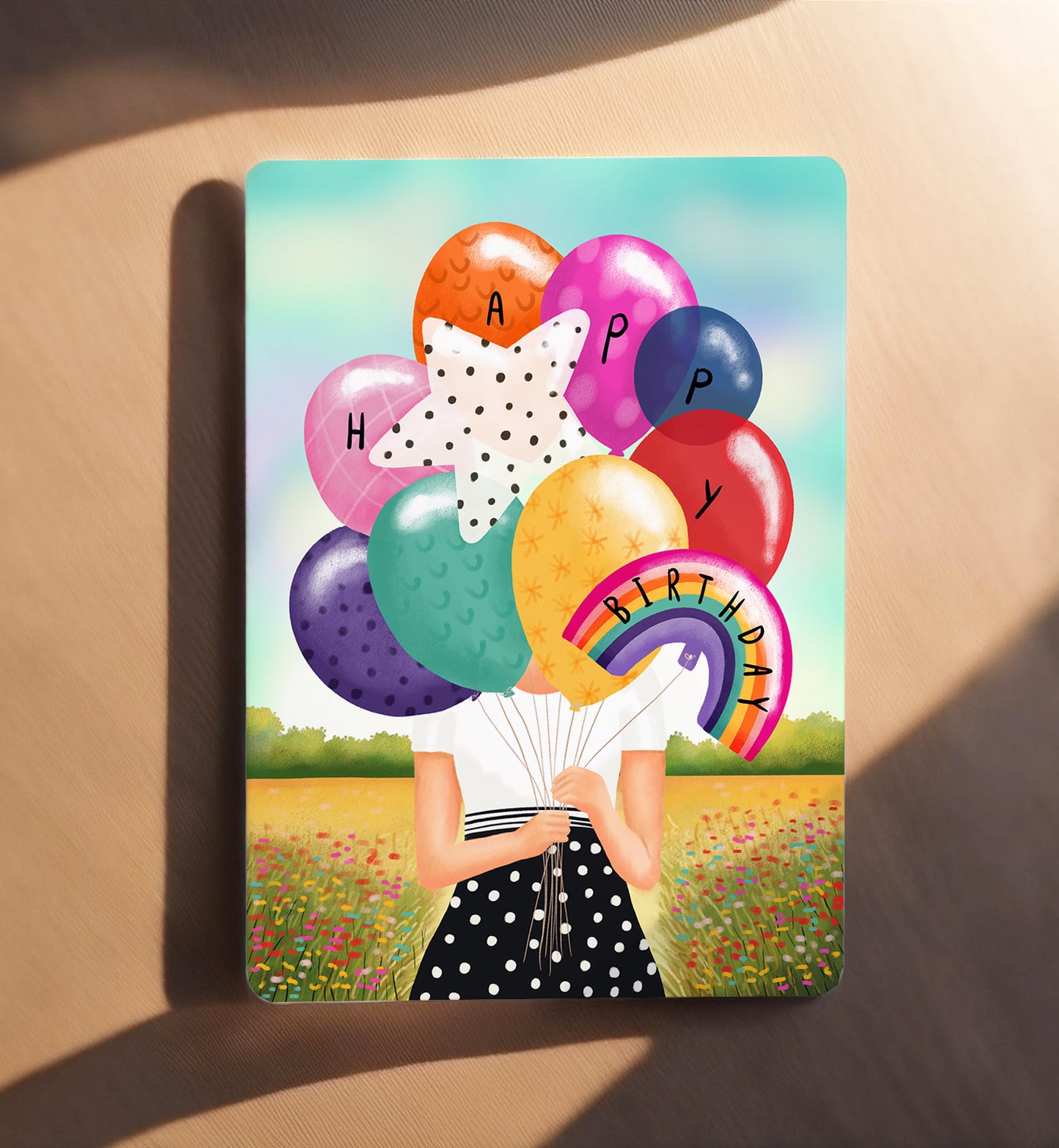 Kaart verjaardag felicitatie vrouw met ballonnen ansichtkaart