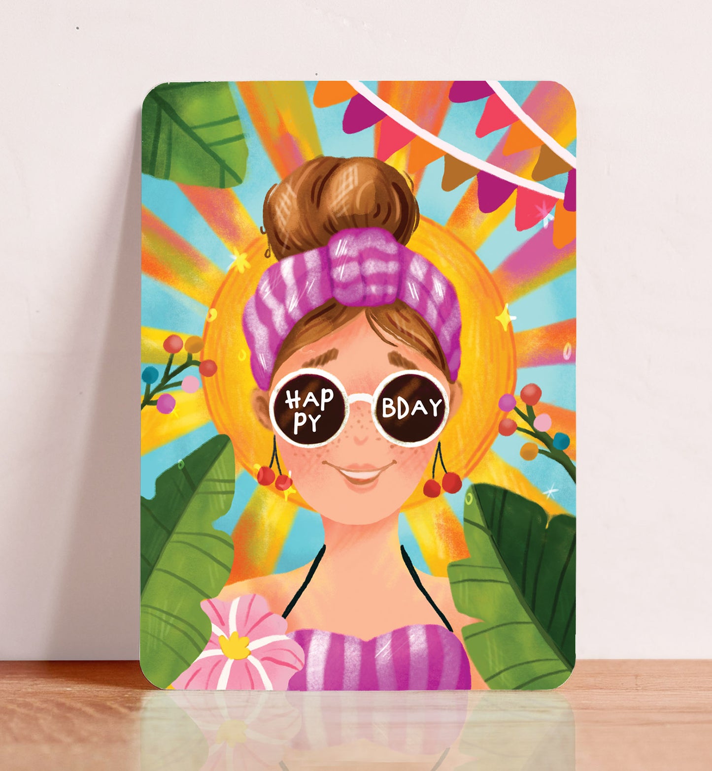 Kaart verjaardag vrouw met zonnebril en zon happy birthday zomer ansichtkaart