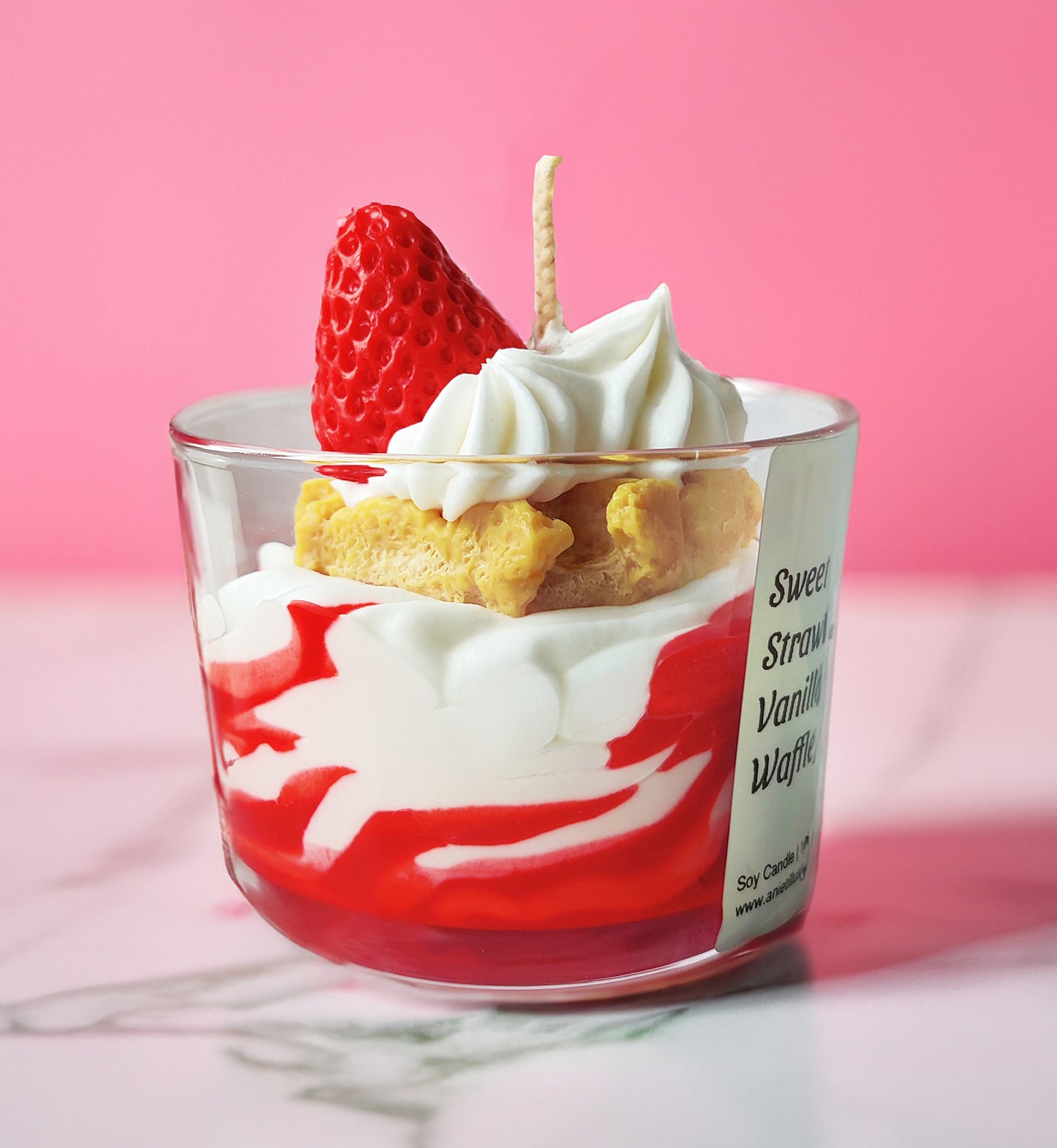 Geurkaars Sweet Strawberry Vanilla Waffle Wafel Aarbei Lente Zomer Dessert Kaars