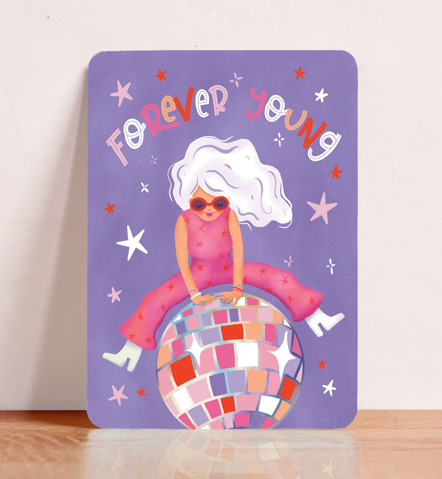 Kaart verjaardag felicitatie vrouw disco forever young grappig paars ansichtkaart